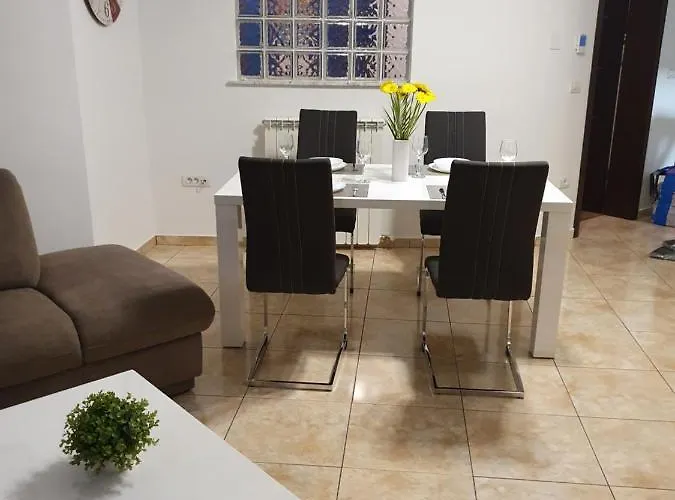 Apartma Maja, Mateja 아파트 코페르